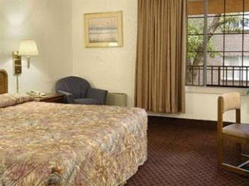 Rodeway Inn & Suites DEN Camera foto