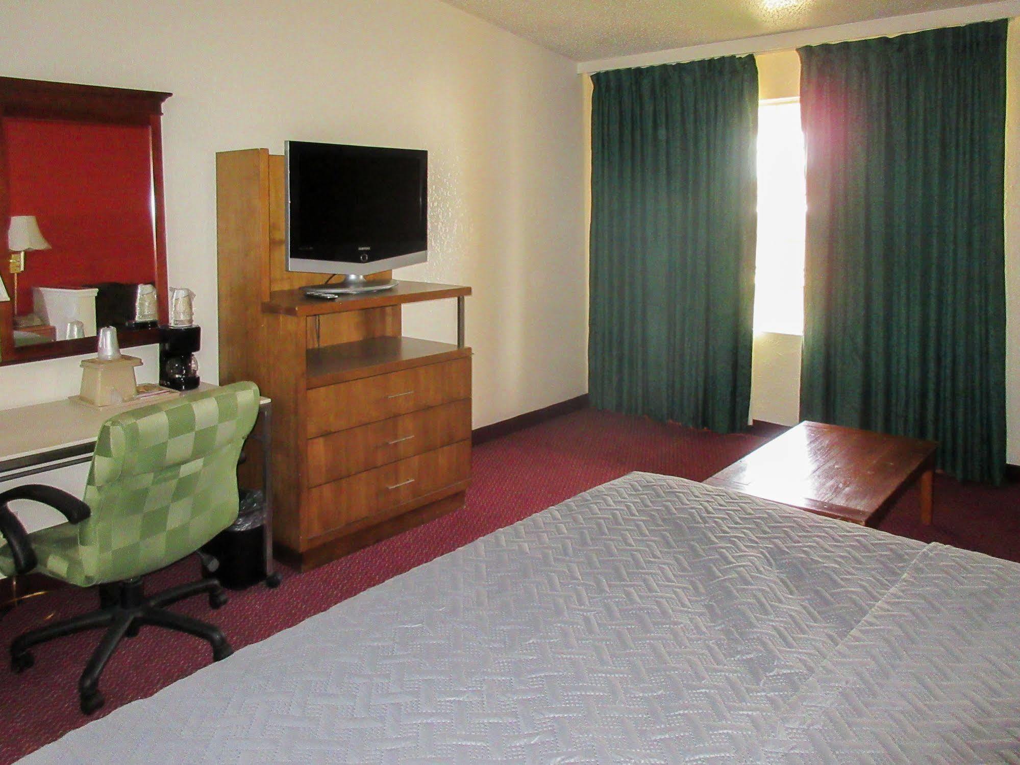 Rodeway Inn & Suites DEN Esterno foto